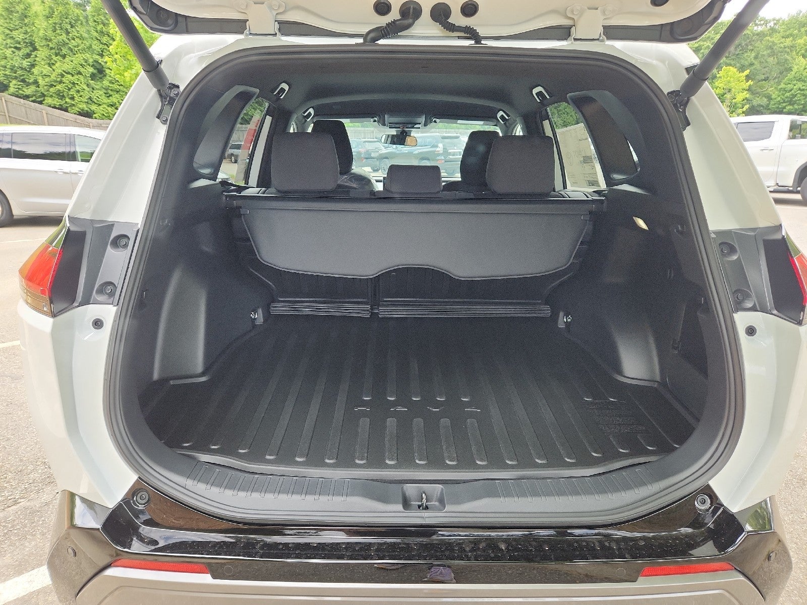 2026 Toyota RAV4 4DR FWD SE