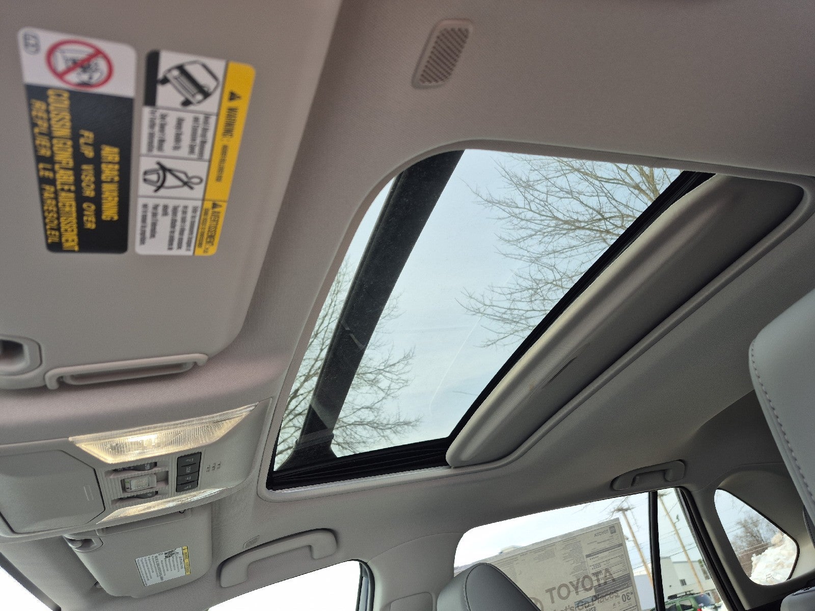 2025 Toyota RAV4 4DR FWD LIMITED