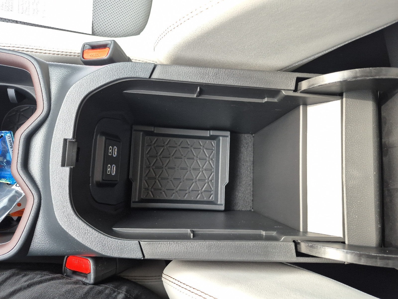 2025 Toyota RAV4 4DR FWD LIMITED