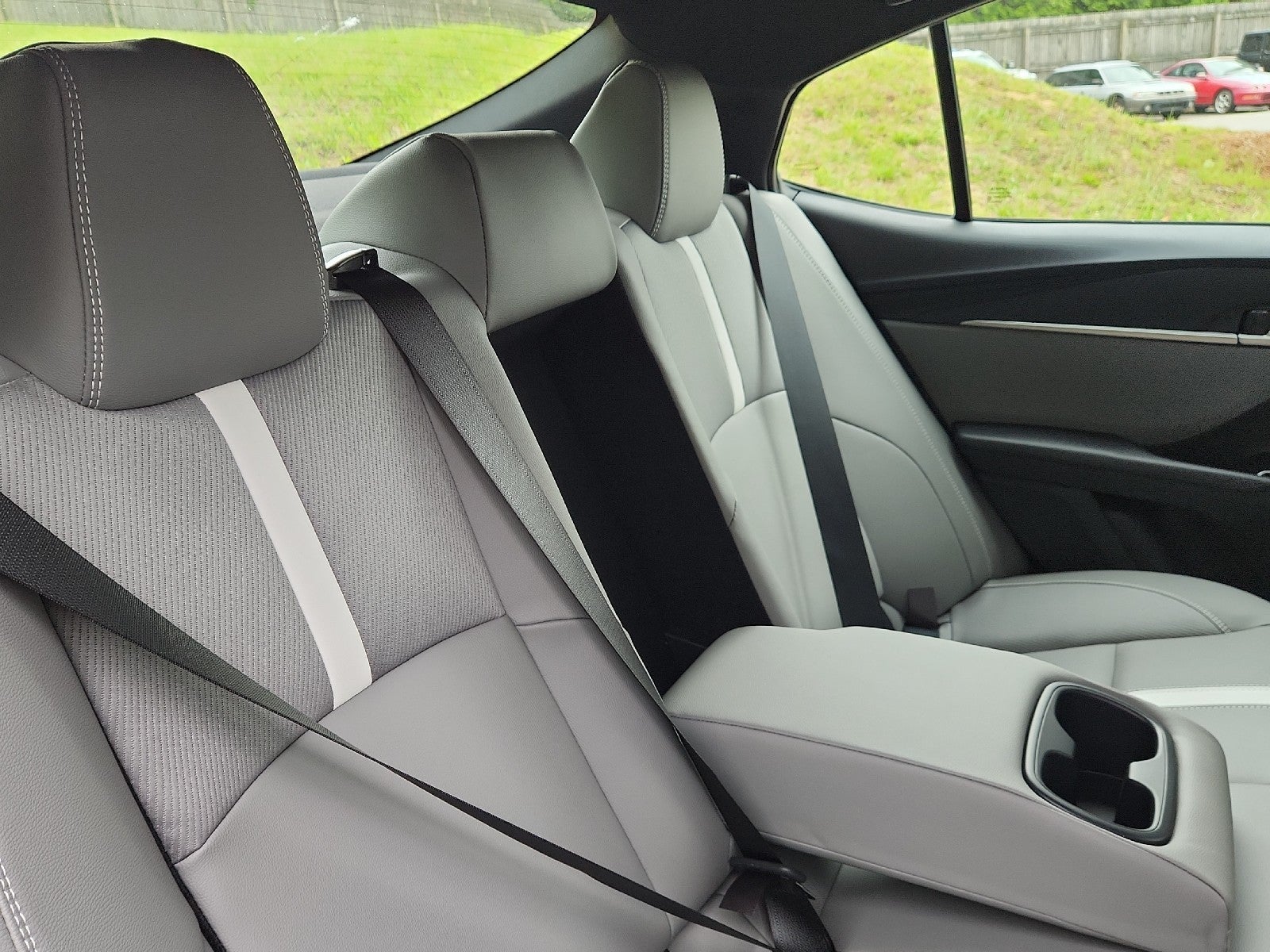 2026 Toyota Camry 4DR CVT HYB SE