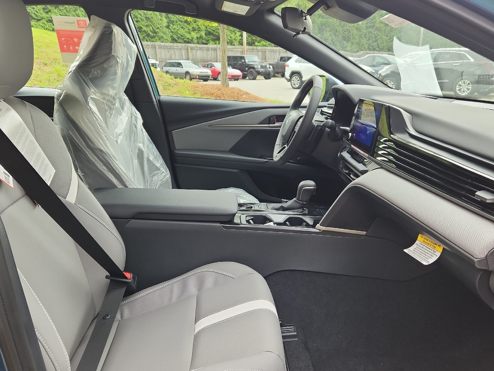 2026 Toyota Camry 4DR CVT HYB SE