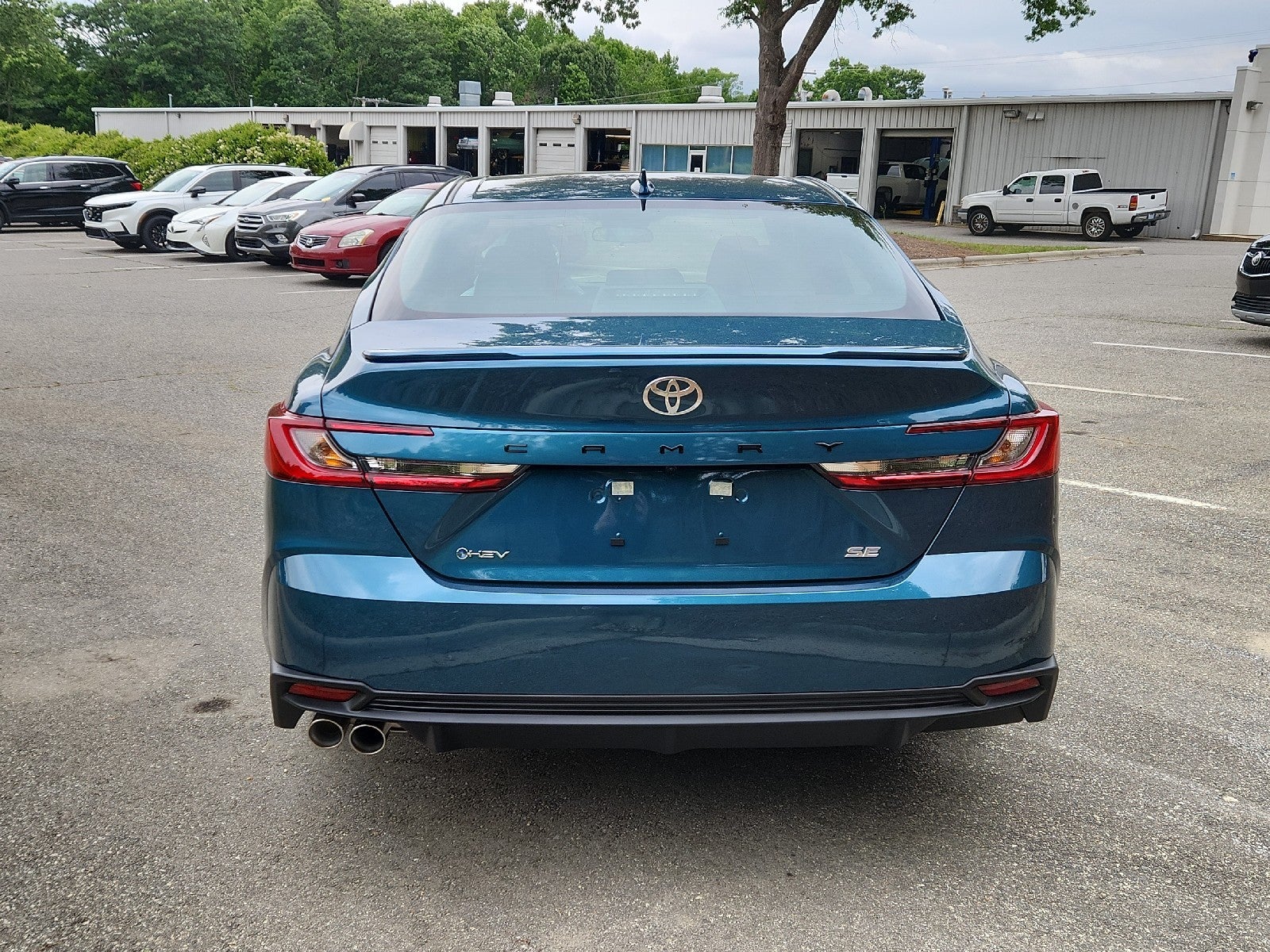 2026 Toyota Camry 4DR CVT HYB SE
