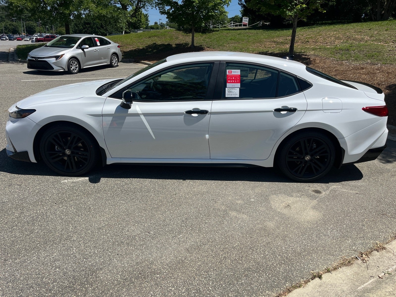 2026 Toyota Camry 4DR CVT HYB NIGHTSHA