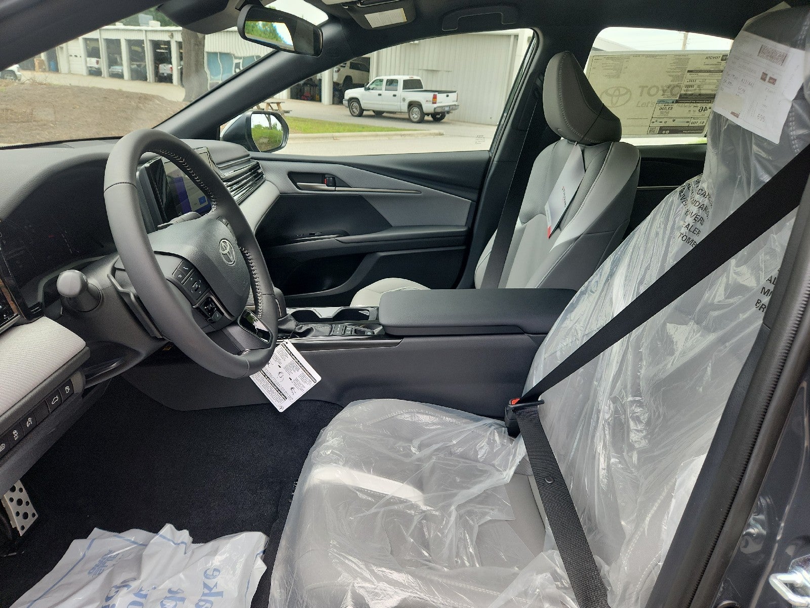 2026 Toyota Camry 4DR CVT HYB SE