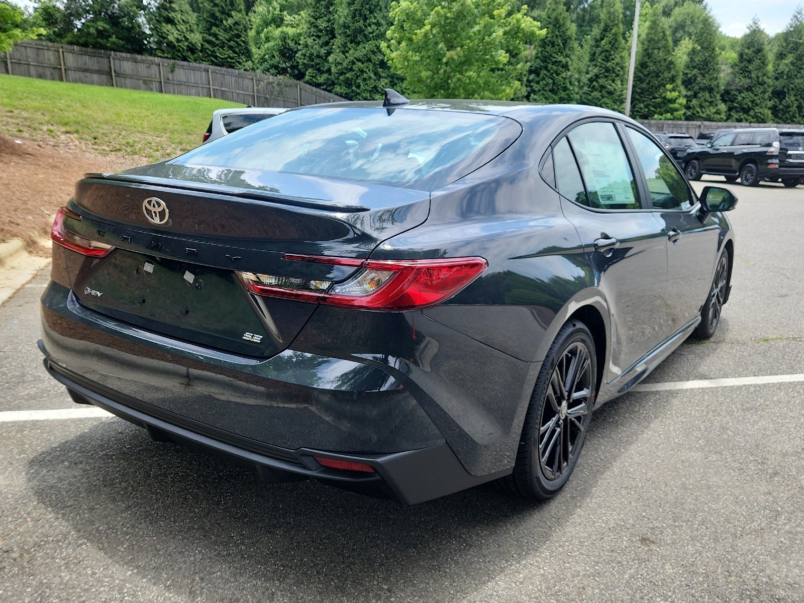 2026 Toyota Camry 4DR CVT HYB SE