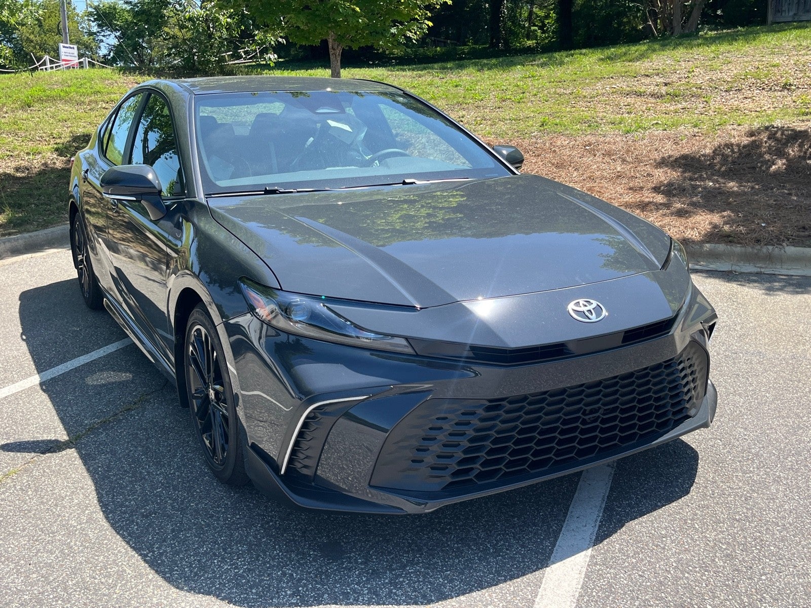 2026 Toyota Camry 4DR CVT HYB SE