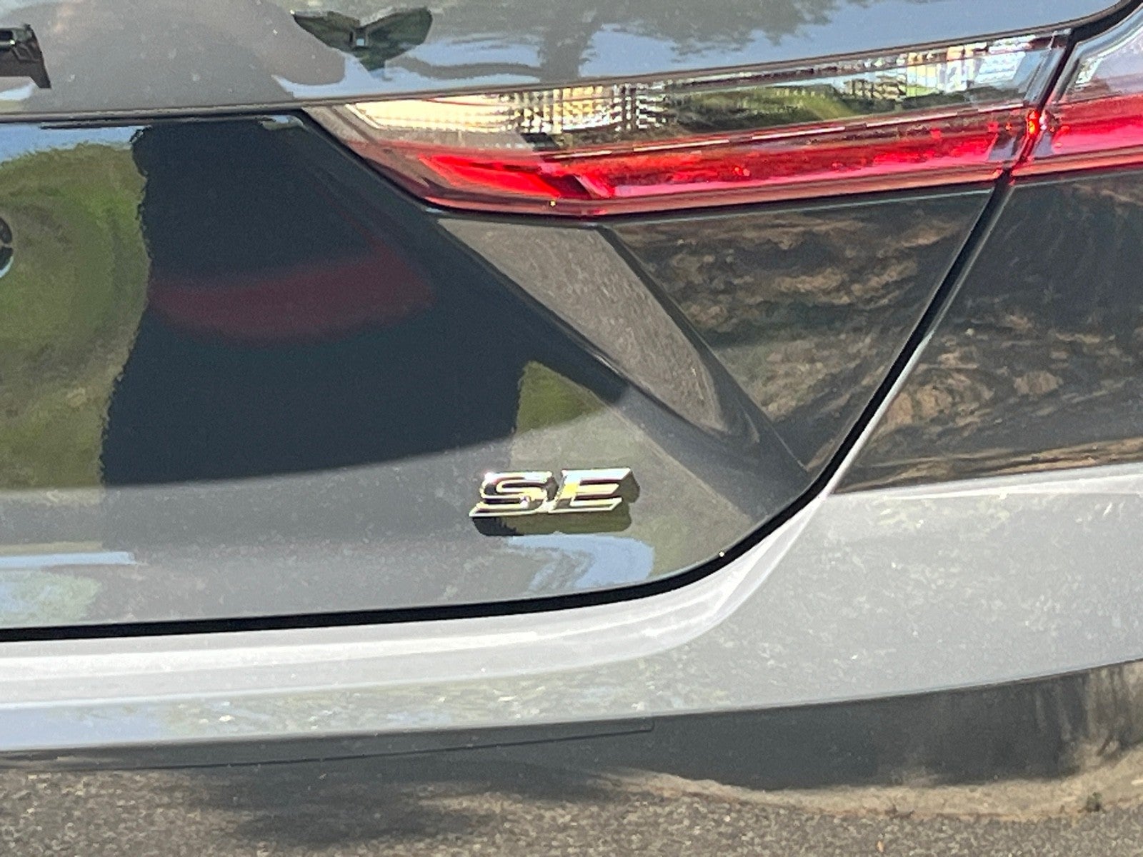 2026 Toyota Camry 4DR CVT HYB SE