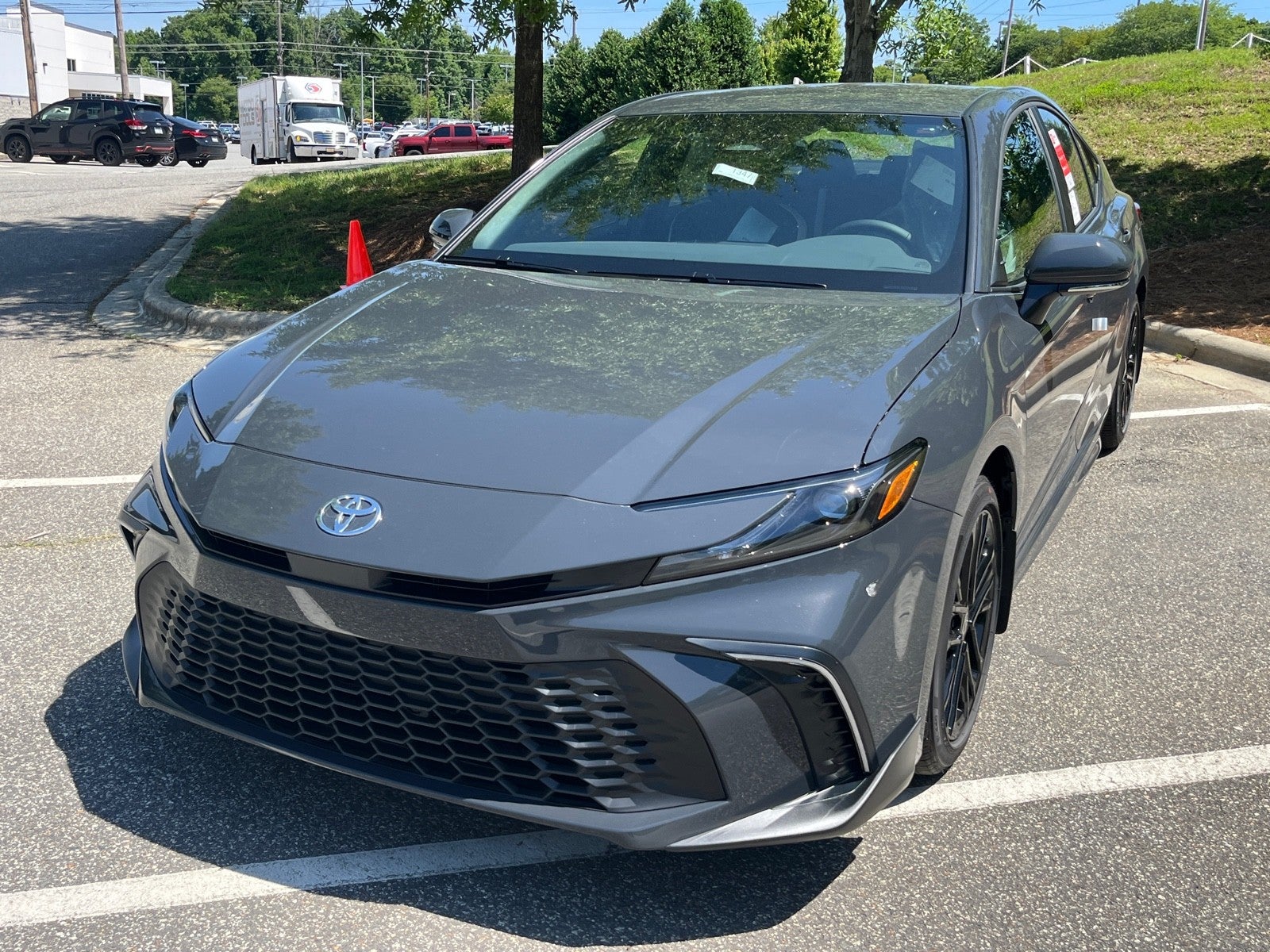 2026 Toyota Camry 4DR CVT HYB SE