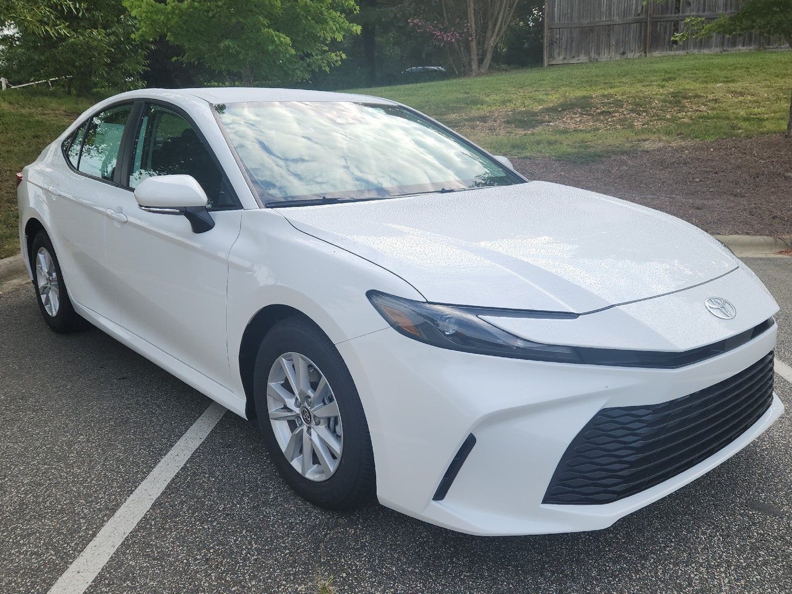 2026 Toyota Camry 4DR CVT HYB LE