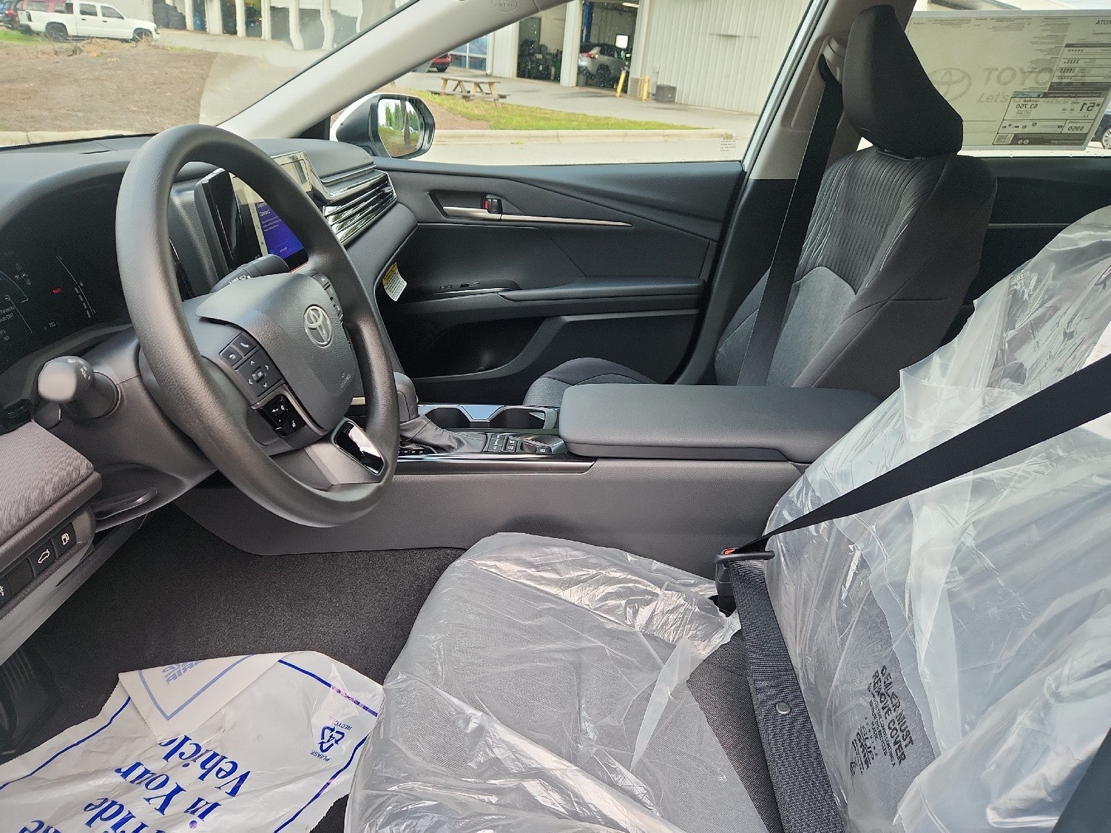 2026 Toyota Camry 4DR CVT HYB LE