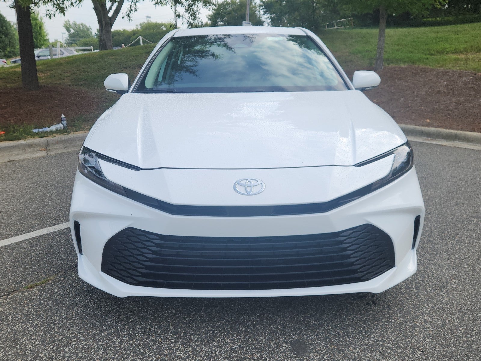 2026 Toyota Camry 4DR CVT HYB LE