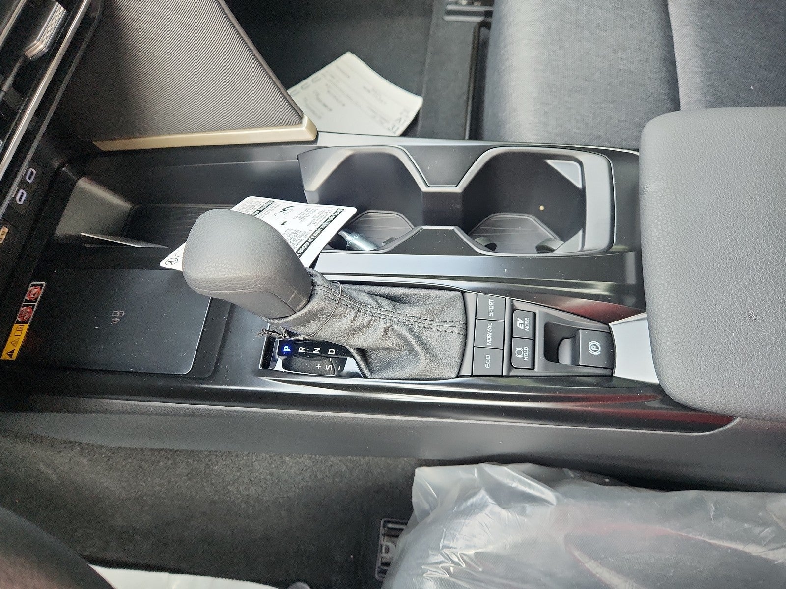 2026 Toyota Camry 4DR CVT HYB LE