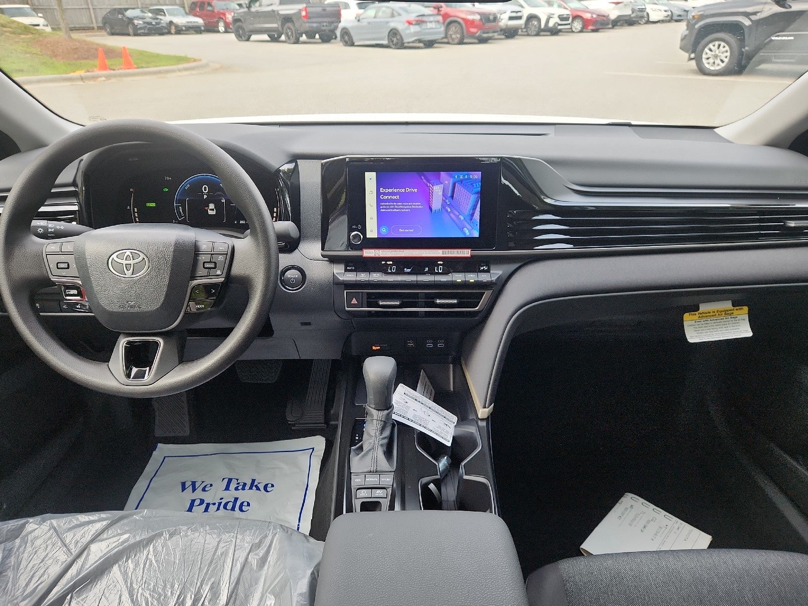 2026 Toyota Camry 4DR CVT HYB LE