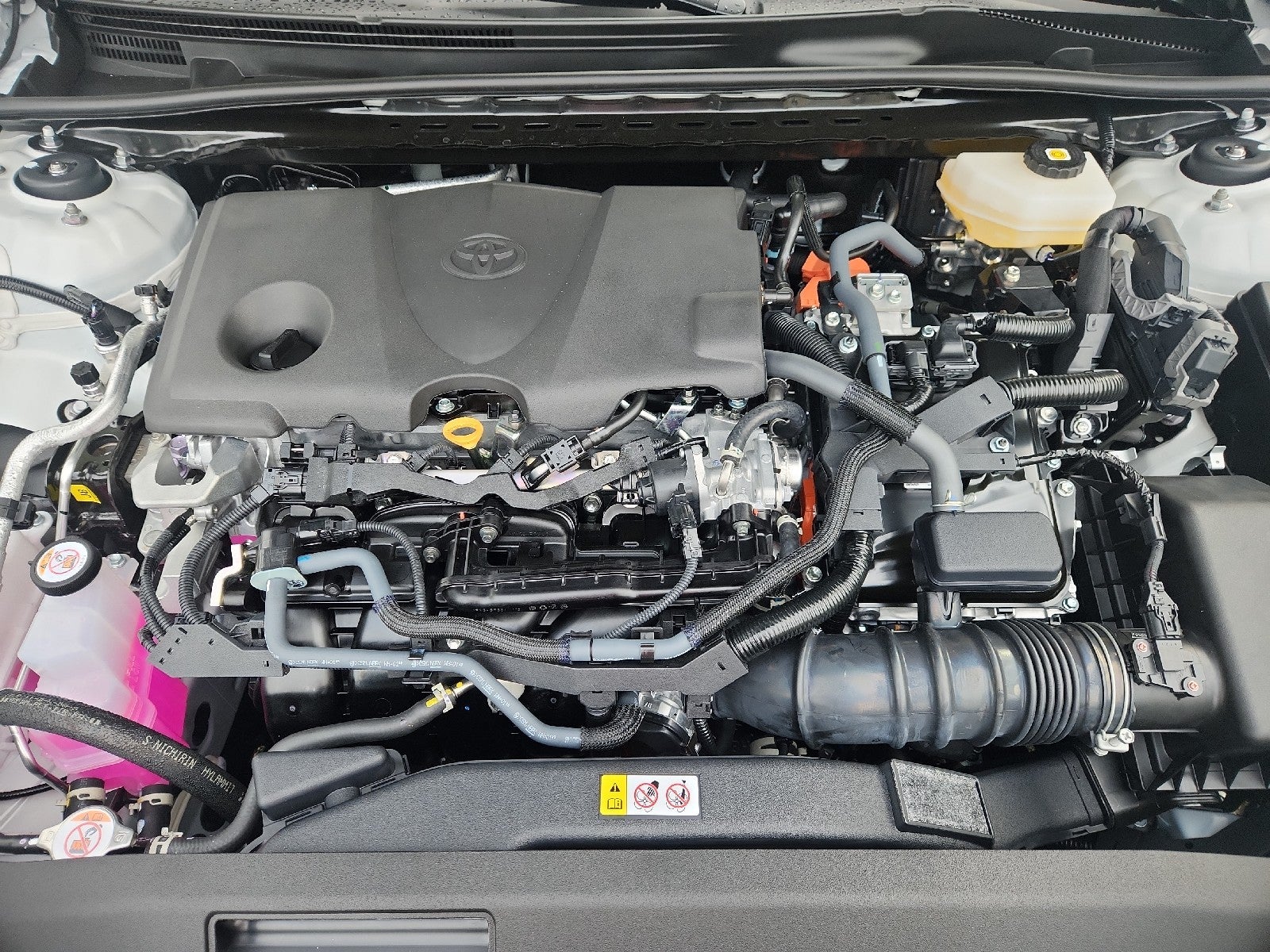 2026 Toyota Camry 4DR CVT HYB LE
