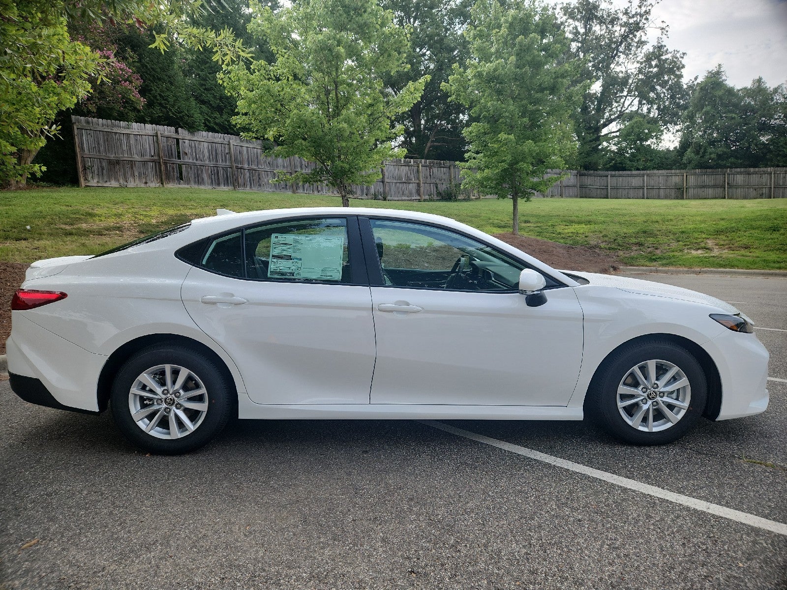 2026 Toyota Camry 4DR CVT HYB LE