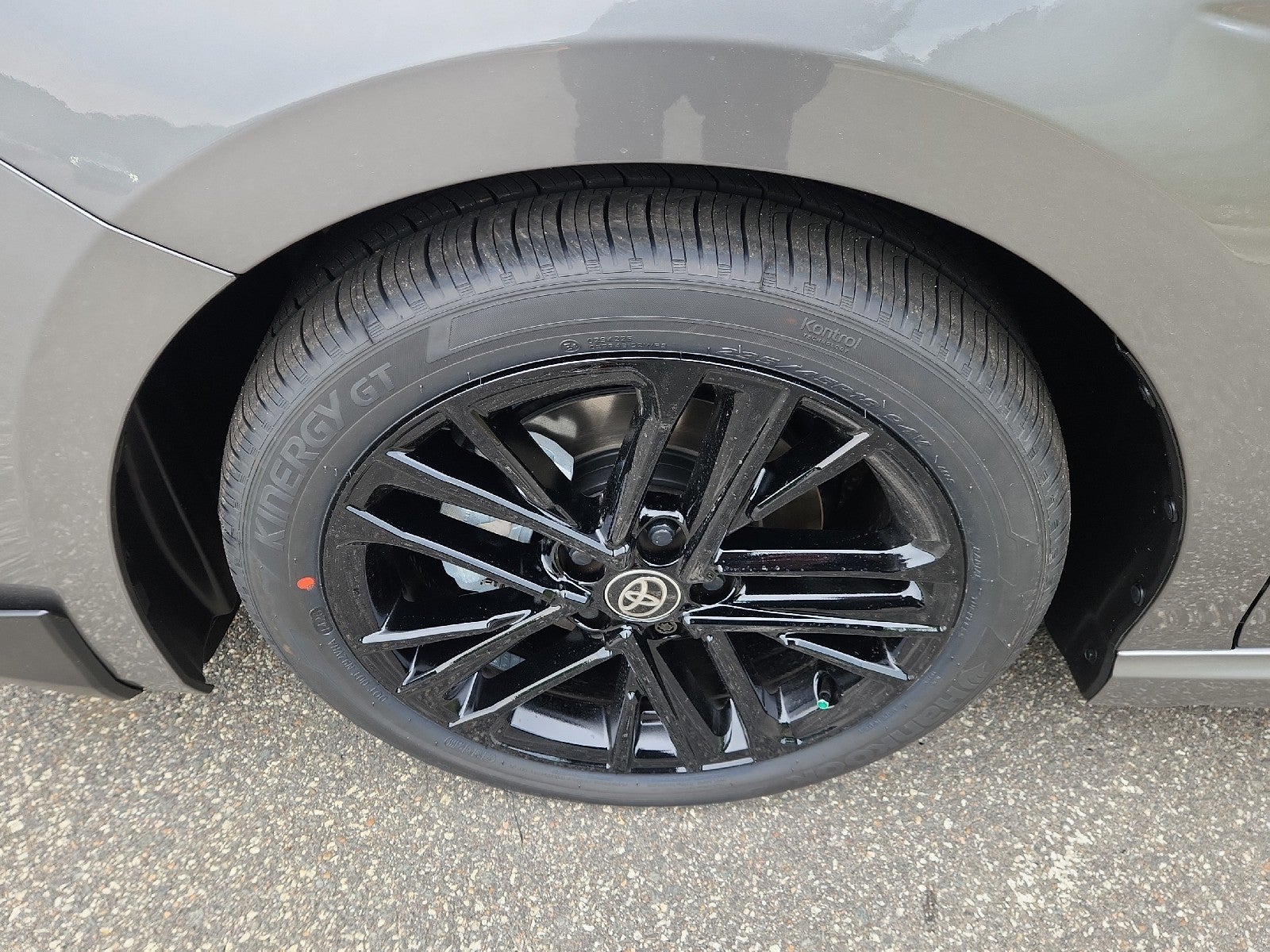 2026 Toyota Camry 4DR CVT HYB SE