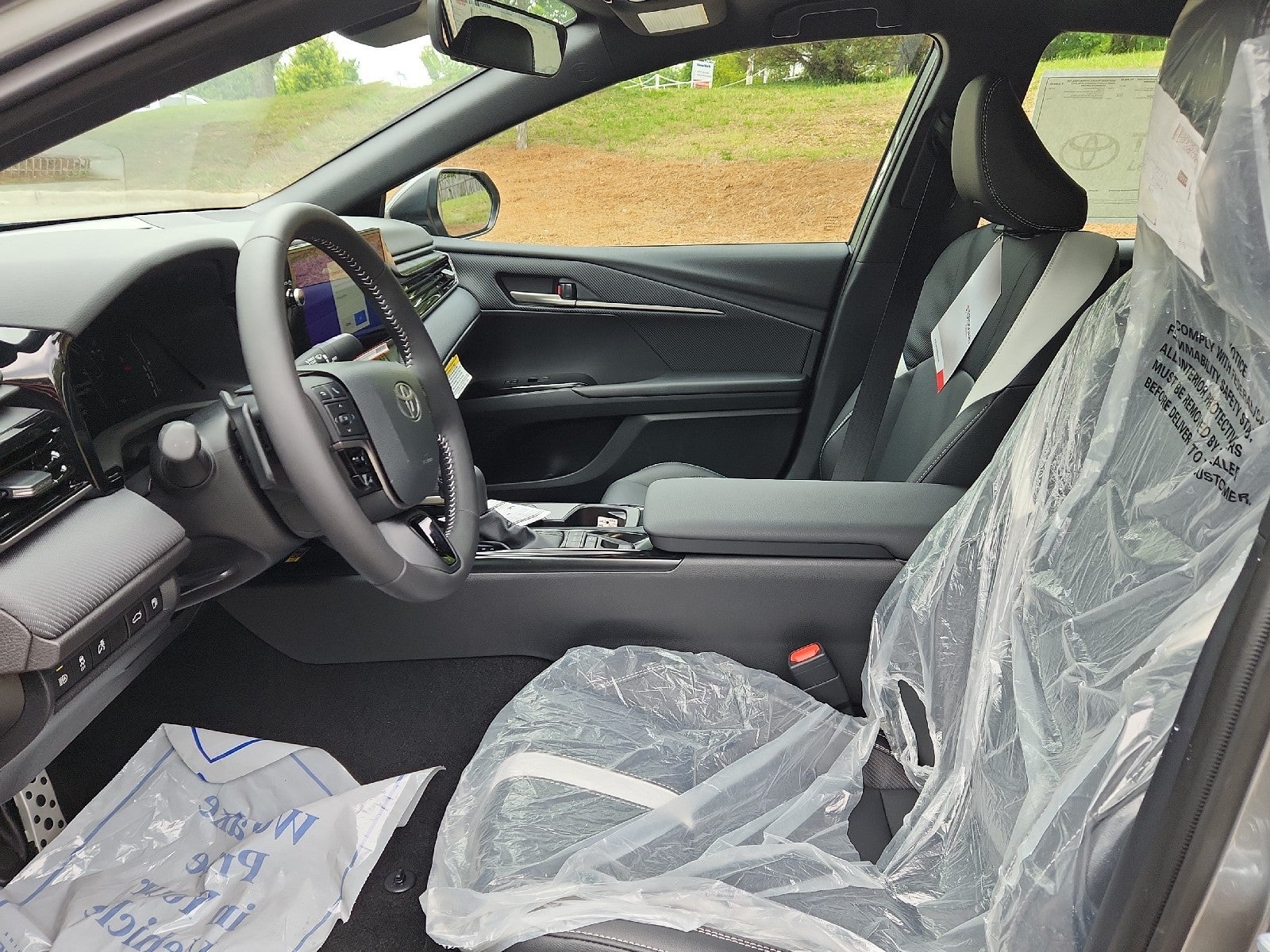 2026 Toyota Camry 4DR CVT HYB SE