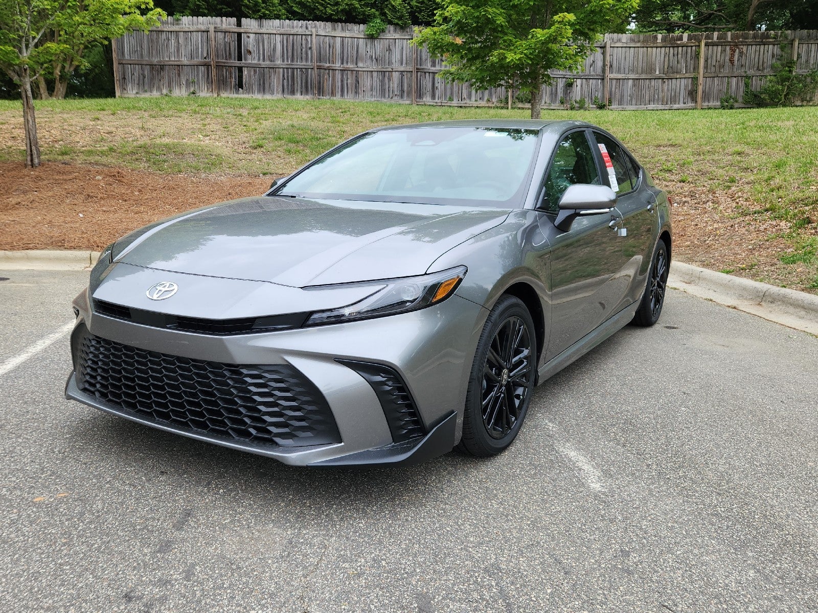 2026 Toyota Camry 4DR CVT HYB SE