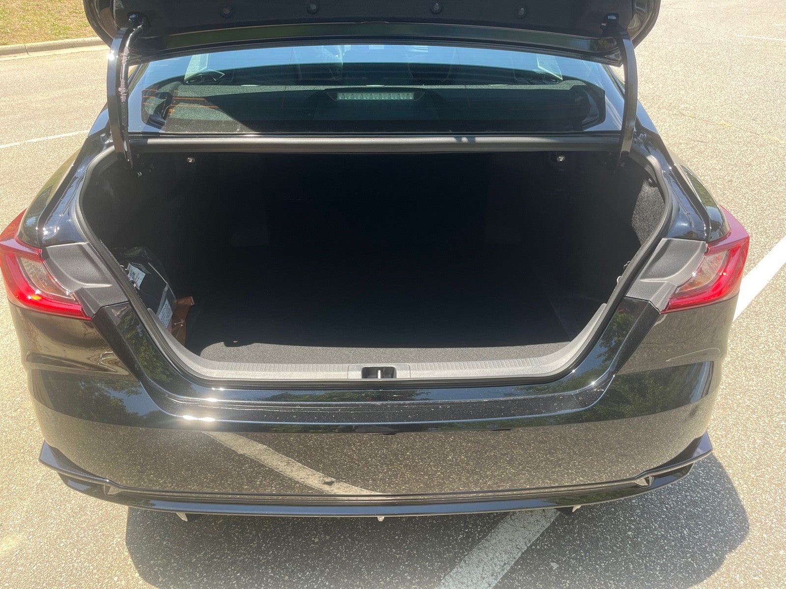 2026 Toyota Camry 4DR CVT HYB NIGHTSHA