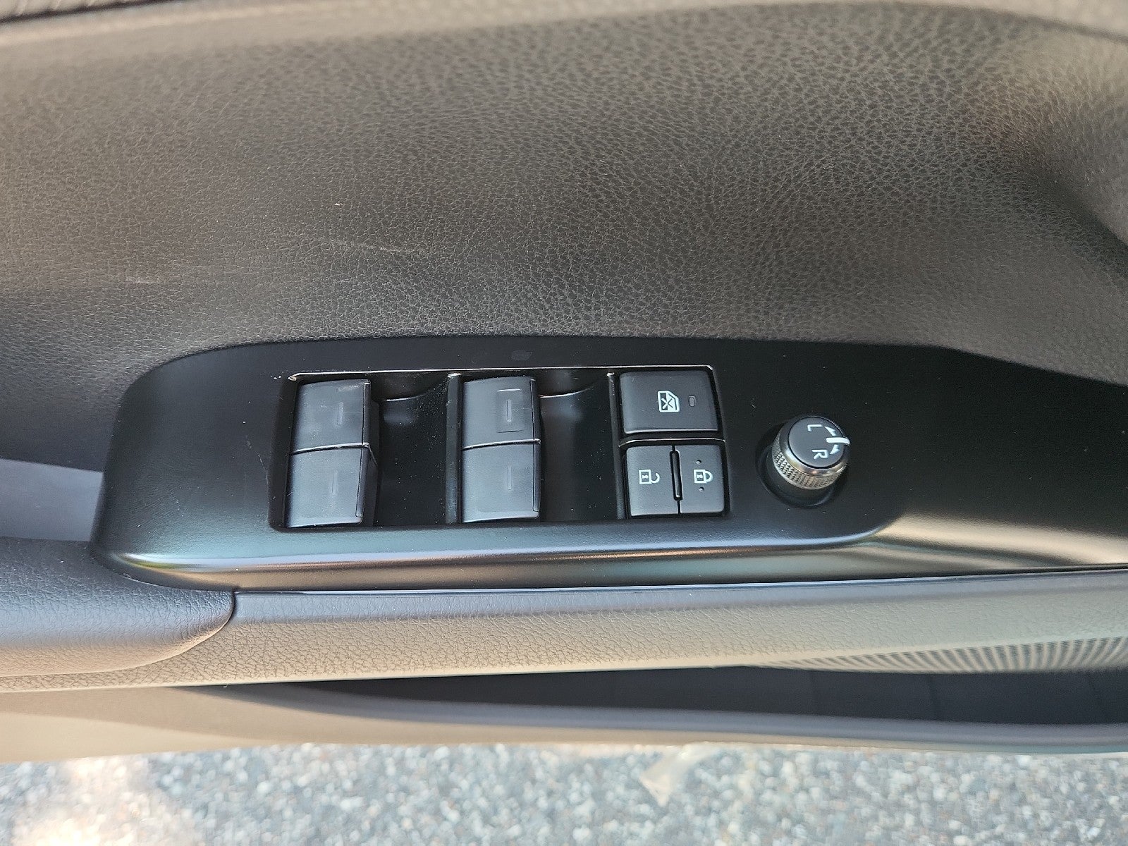2026 Toyota Camry 4DR CVT HYB SE