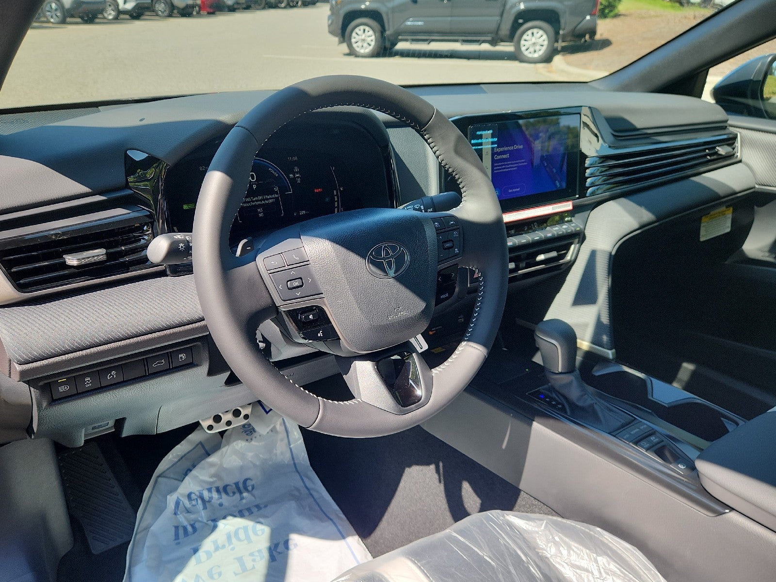 2026 Toyota Camry 4DR CVT HYB SE