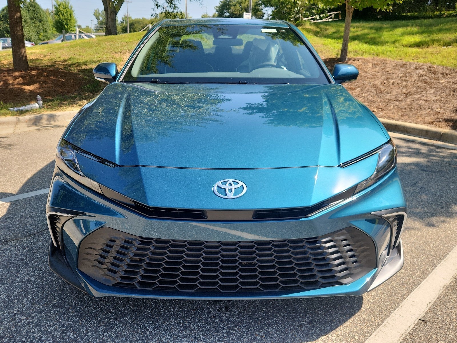 2026 Toyota Camry 4DR CVT HYB SE
