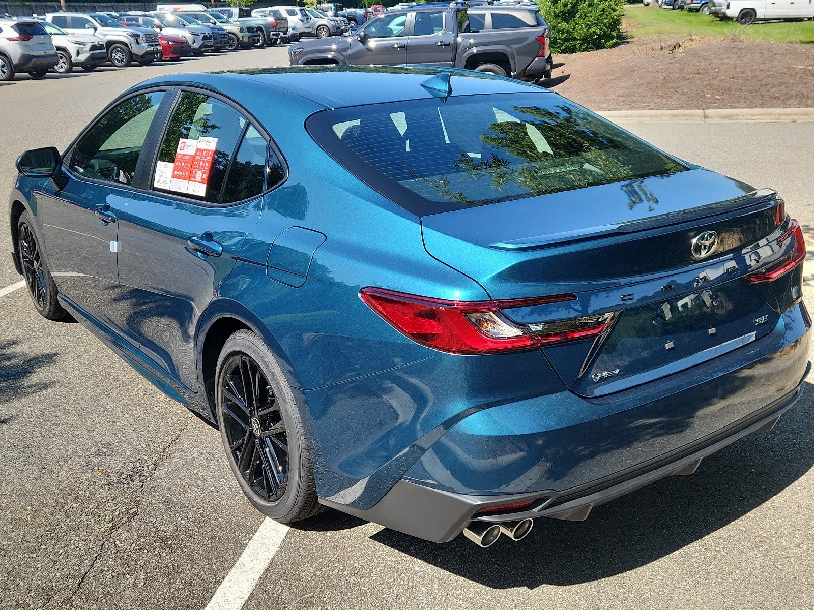 2026 Toyota Camry 4DR CVT HYB SE