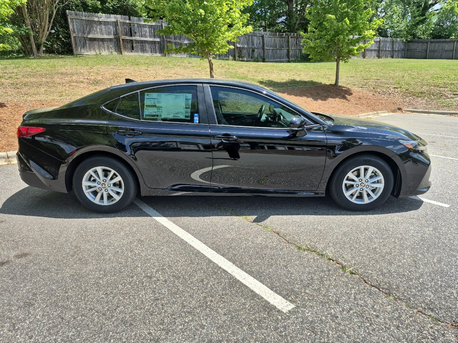 2026 Toyota Camry 4DR CVT HYB LE
