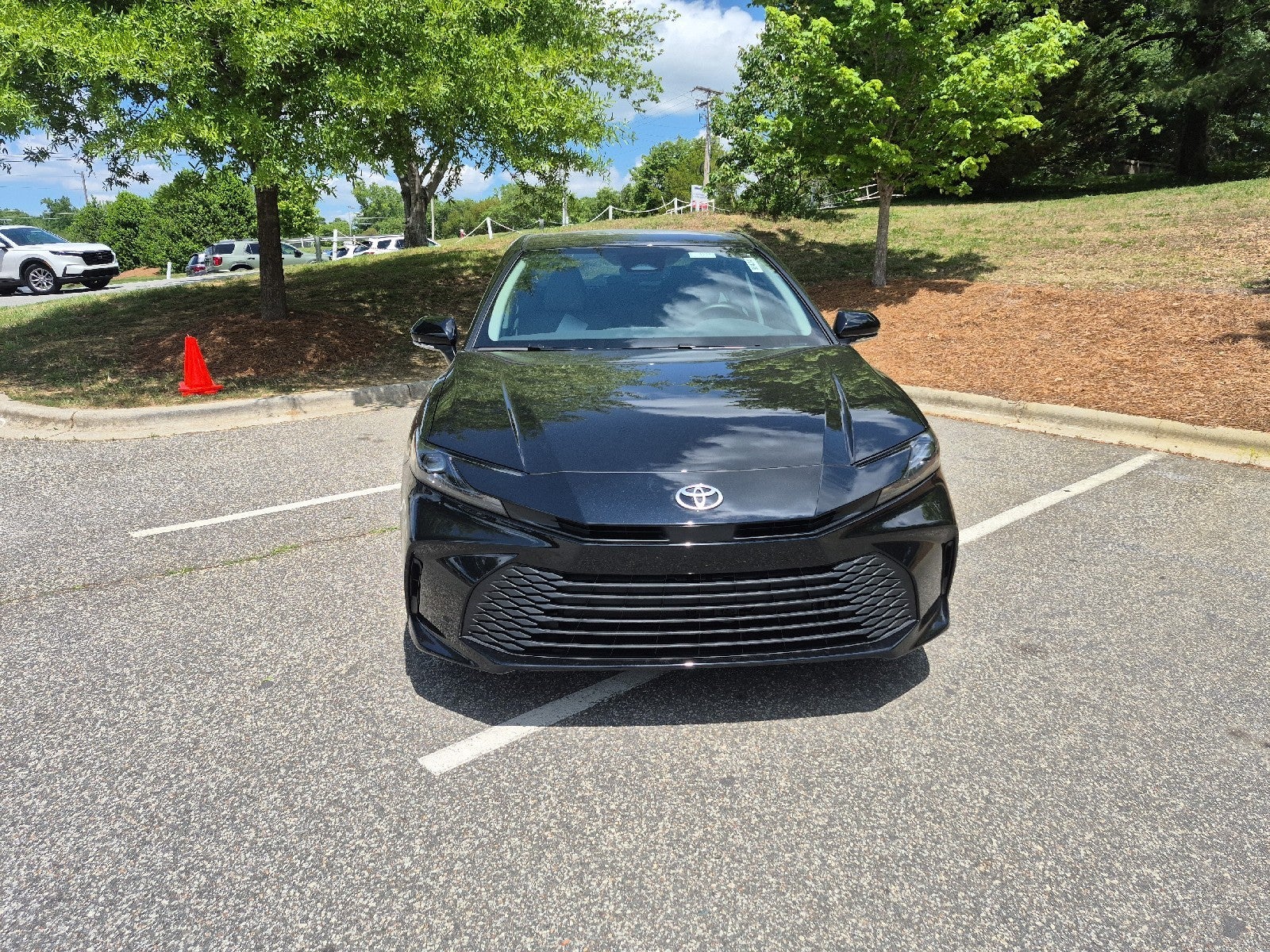 2026 Toyota Camry 4DR CVT HYB LE