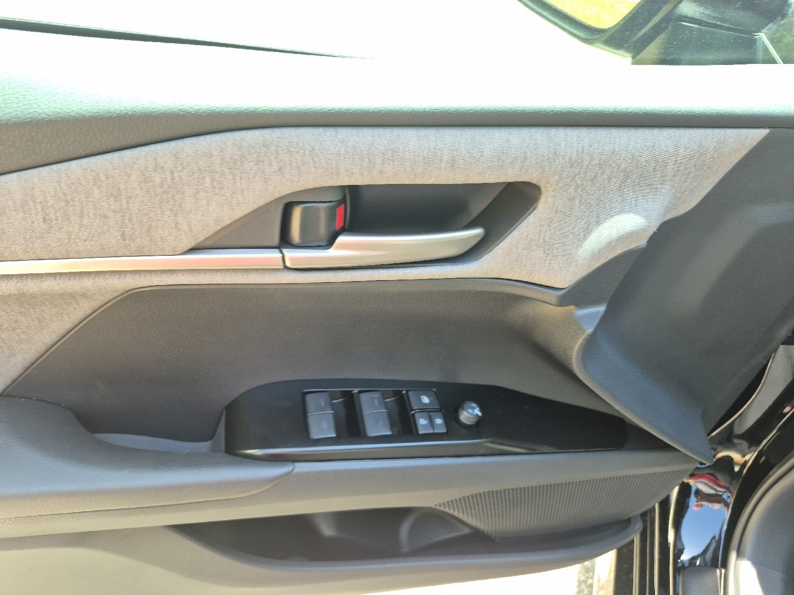 2026 Toyota Camry 4DR CVT HYB LE