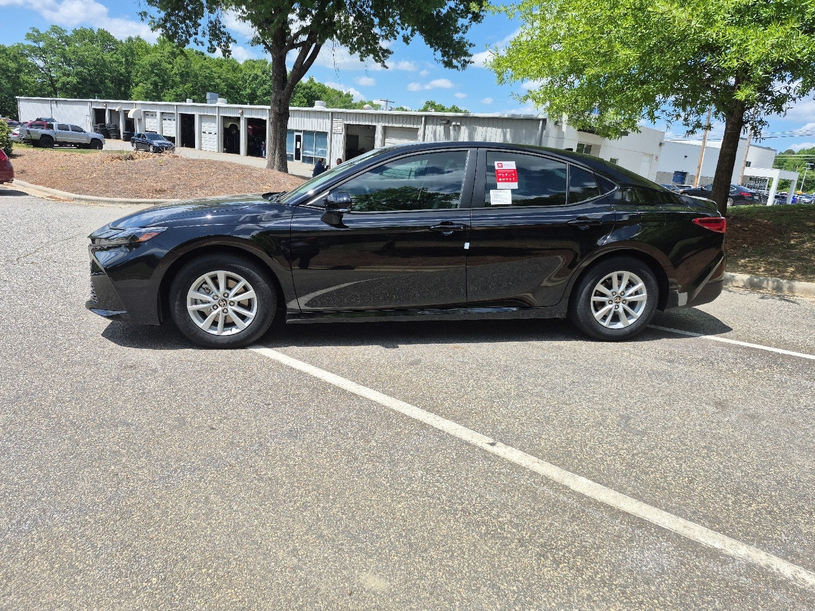 2026 Toyota Camry 4DR CVT HYB LE