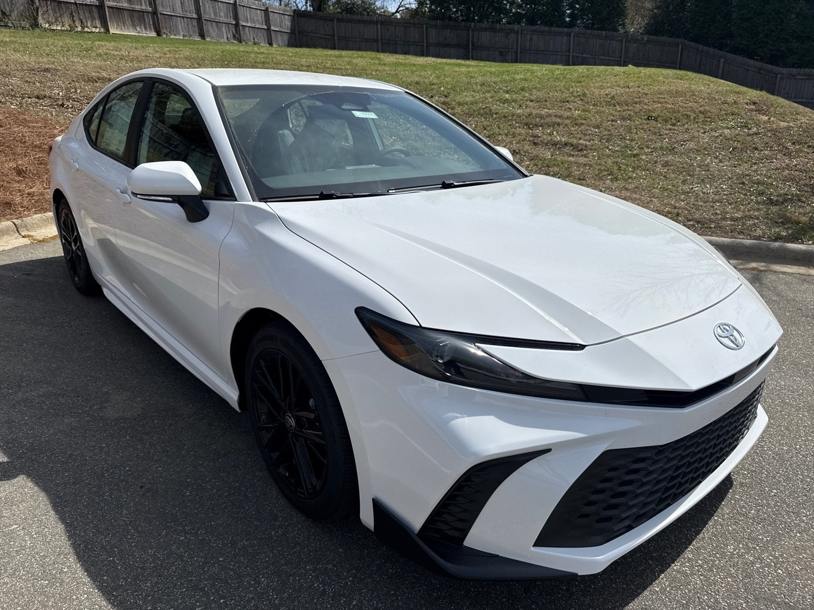 2026 Toyota Camry 4DR CVT HYB SE