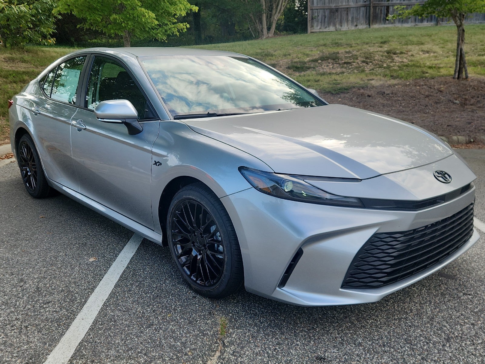 2026 Toyota Camry 4DR CVT HYB LE