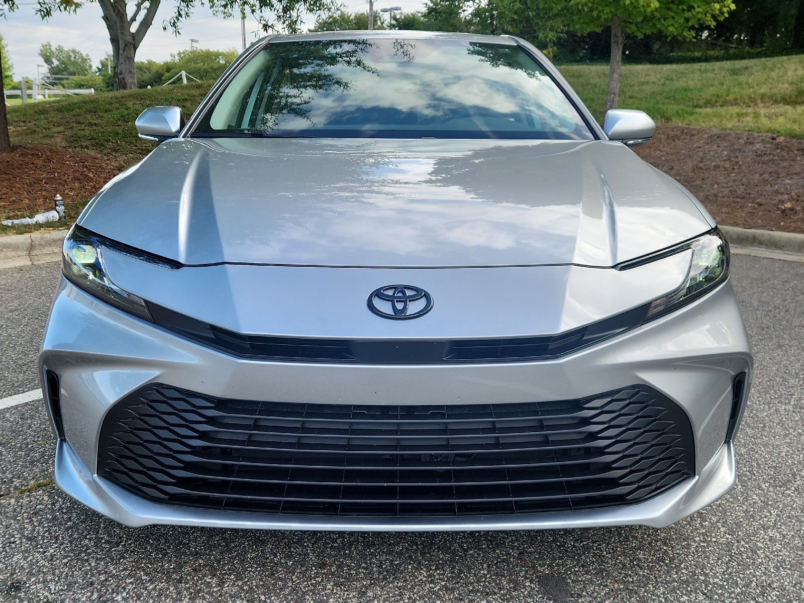 2026 Toyota Camry 4DR CVT HYB LE