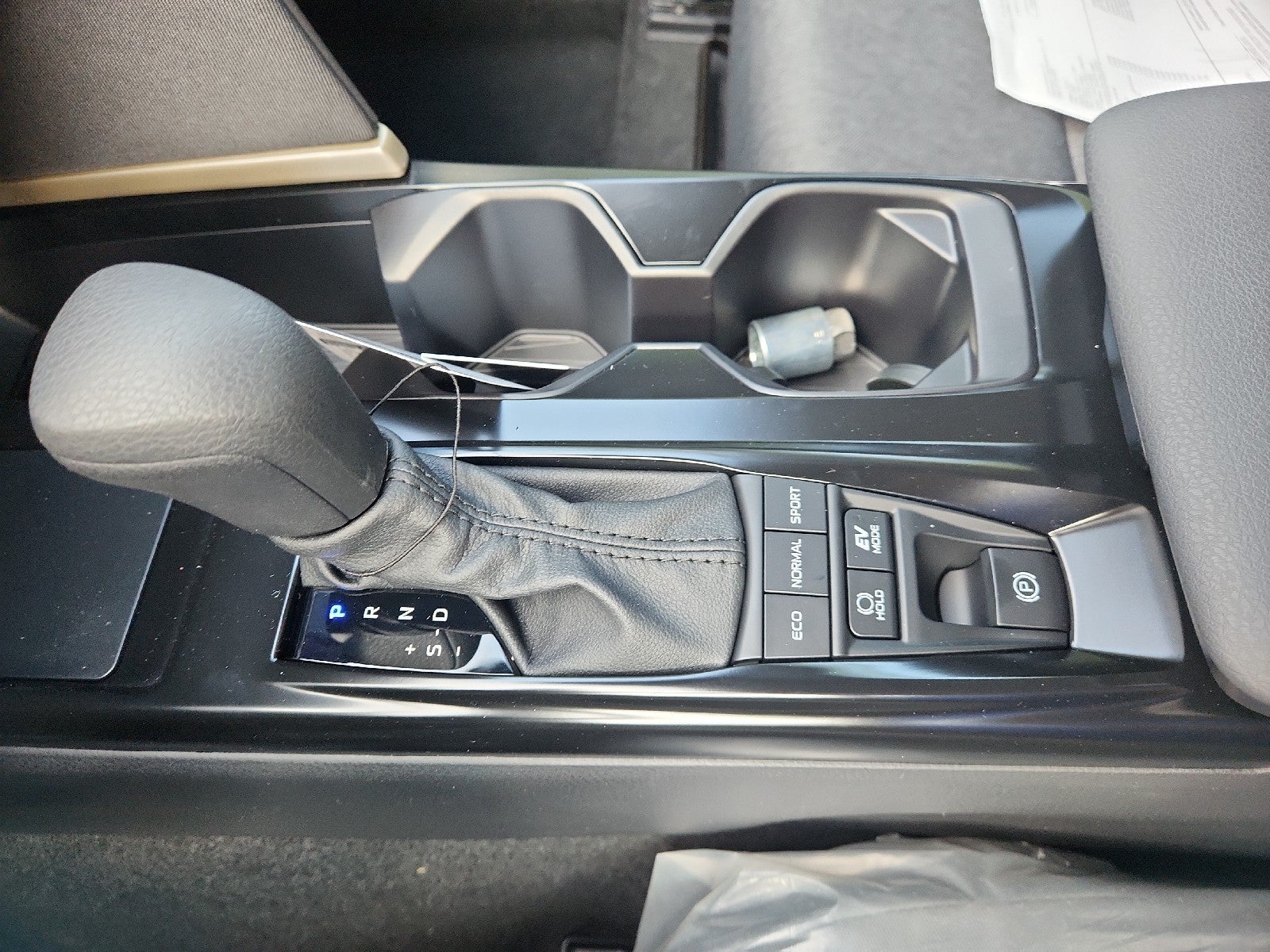 2026 Toyota Camry 4DR CVT HYB LE