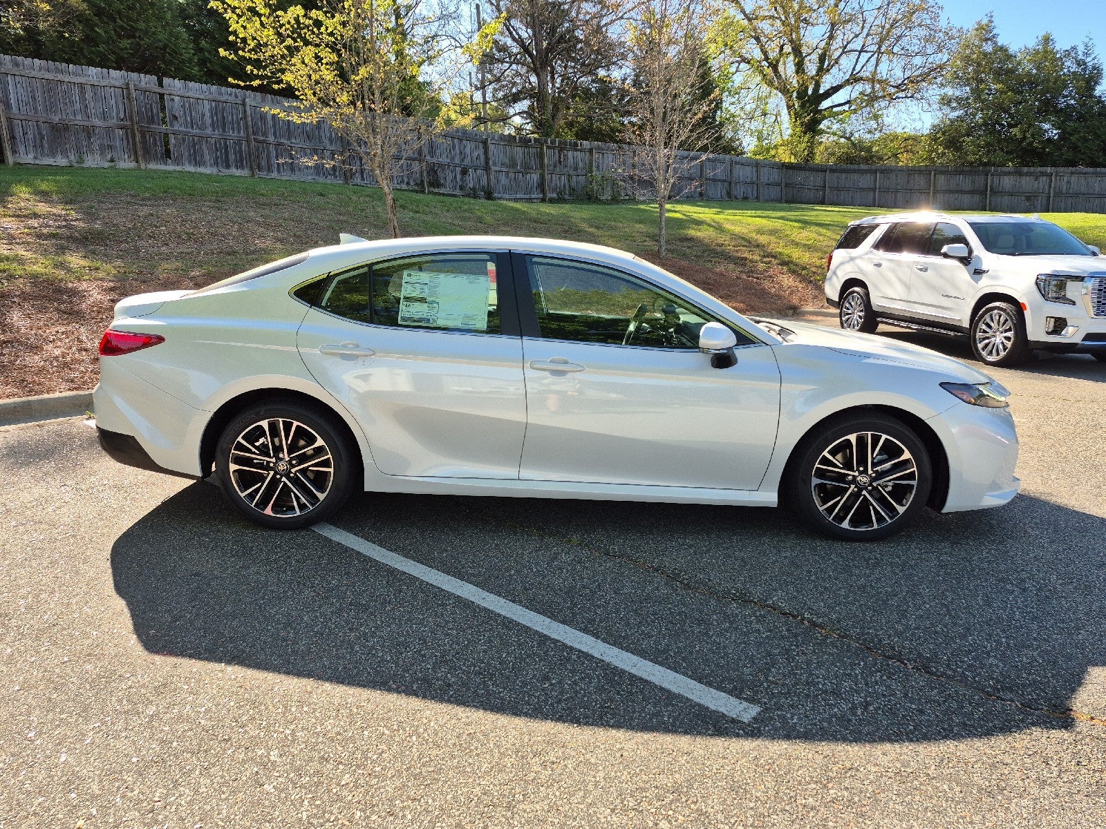 2026 Toyota Camry 4DR CVT HYB XLE