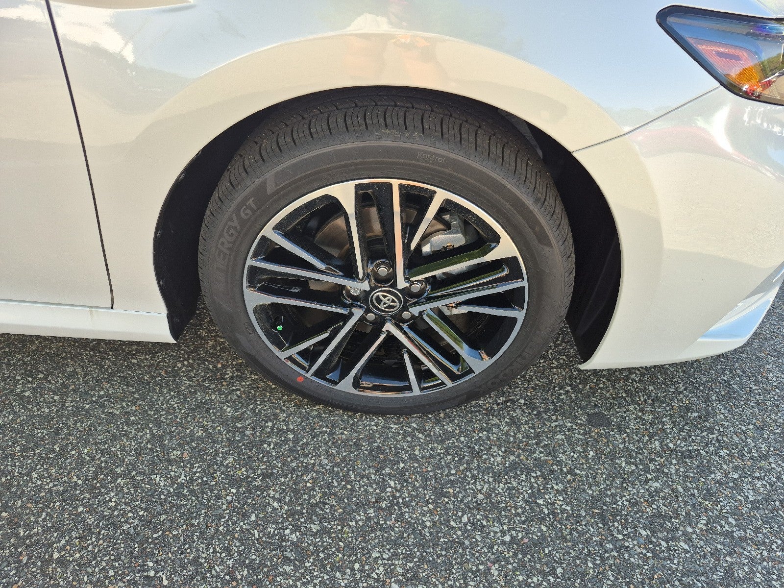 2026 Toyota Camry 4DR CVT HYB XLE