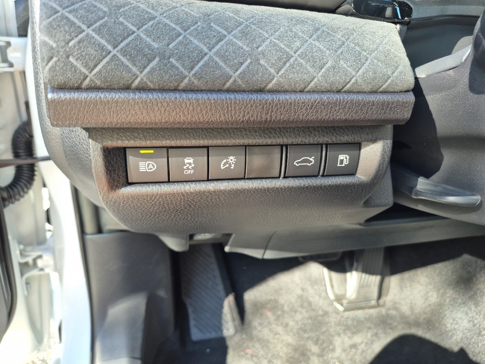 2026 Toyota Camry 4DR CVT HYB XLE