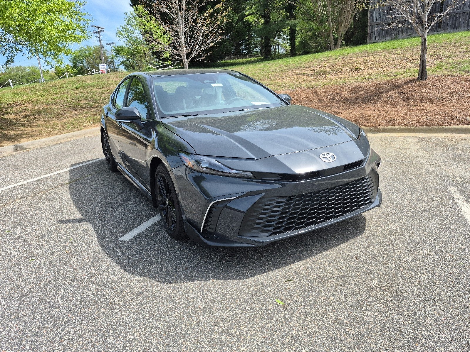 2026 Toyota Camry 4DR CVT HYB SE