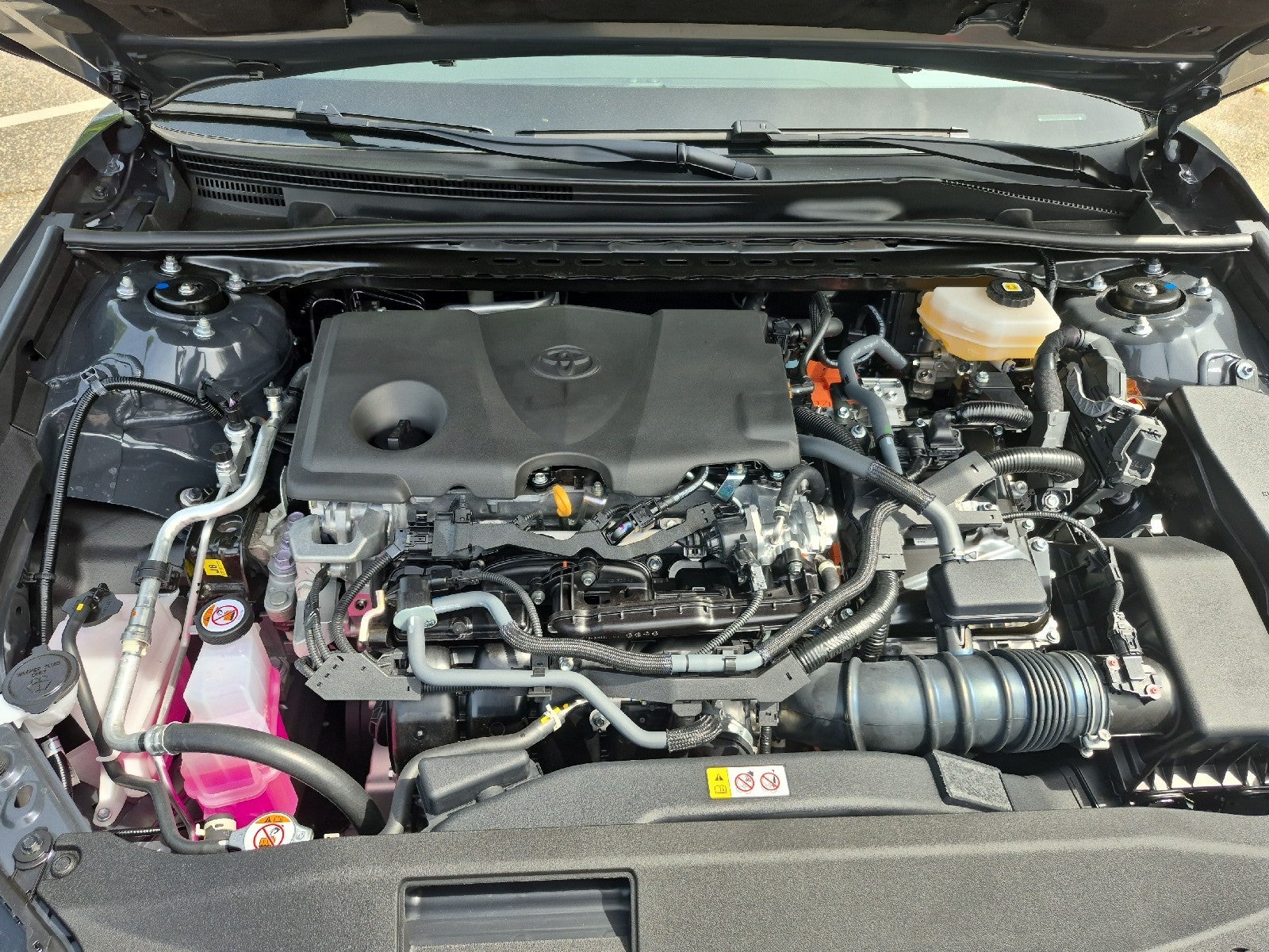 2026 Toyota Camry 4DR CVT HYB SE