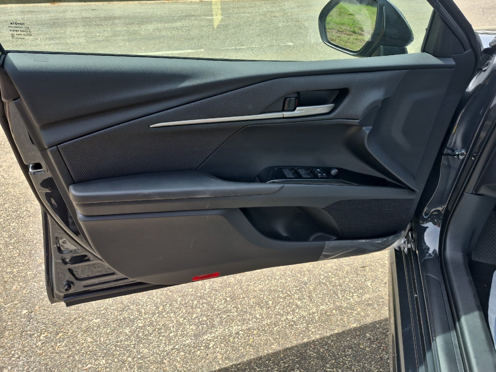 2026 Toyota Camry 4DR CVT HYB SE