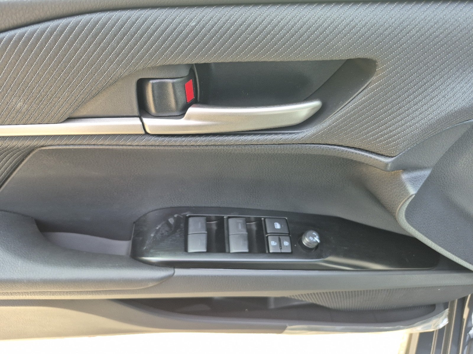 2026 Toyota Camry 4DR CVT HYB SE