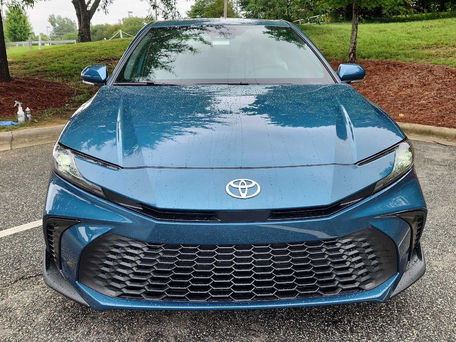 2026 Toyota Camry 4DR CVT HYB SE