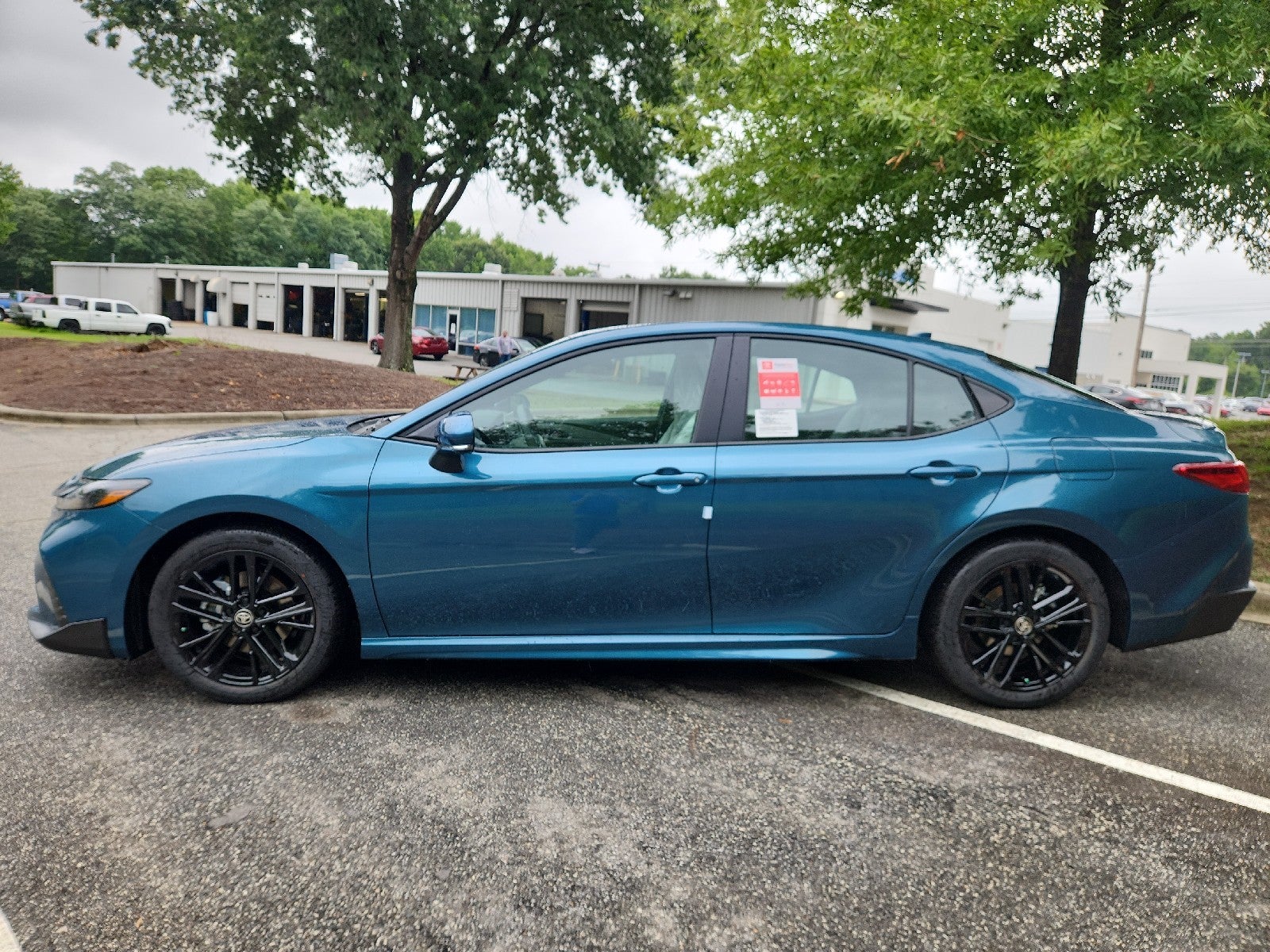2026 Toyota Camry 4DR CVT HYB SE