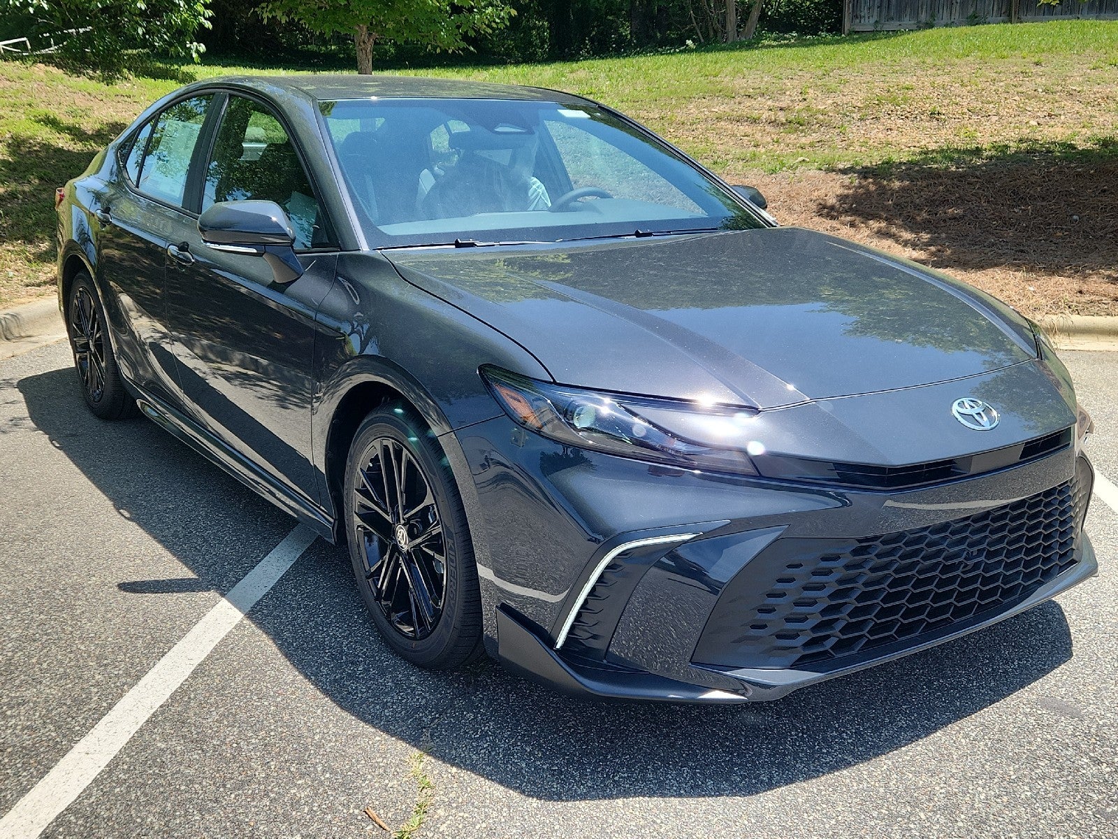 2026 Toyota Camry 4DR CVT HYB SE