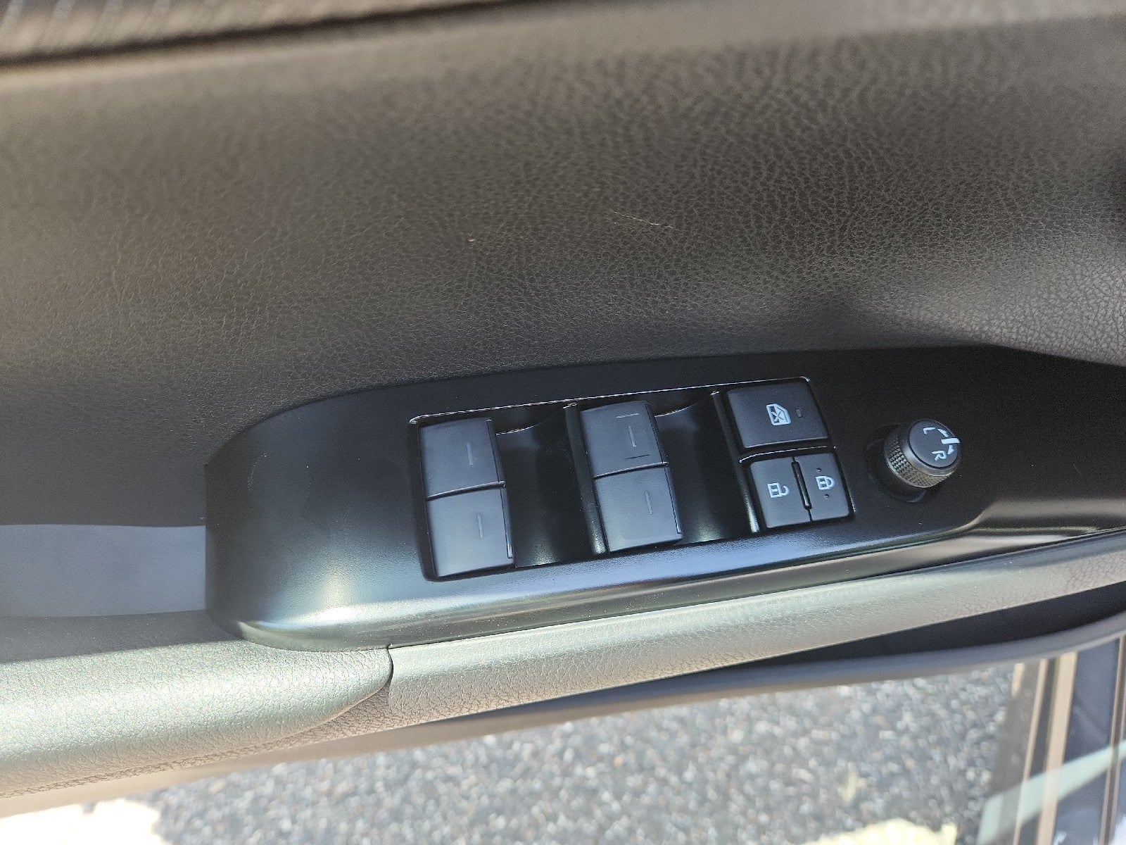 2026 Toyota Camry 4DR CVT HYB SE