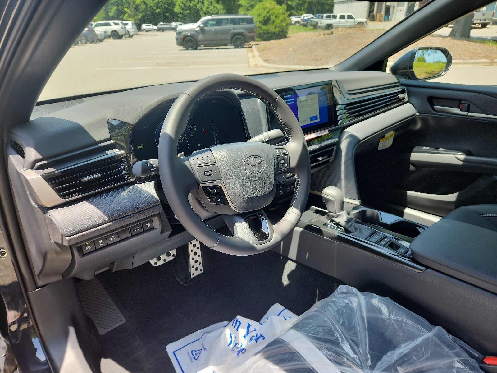 2026 Toyota Camry 4DR CVT HYB SE