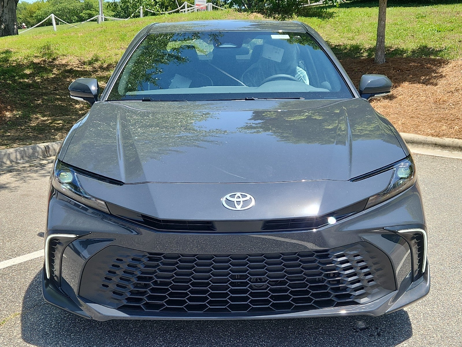 2026 Toyota Camry 4DR CVT HYB SE