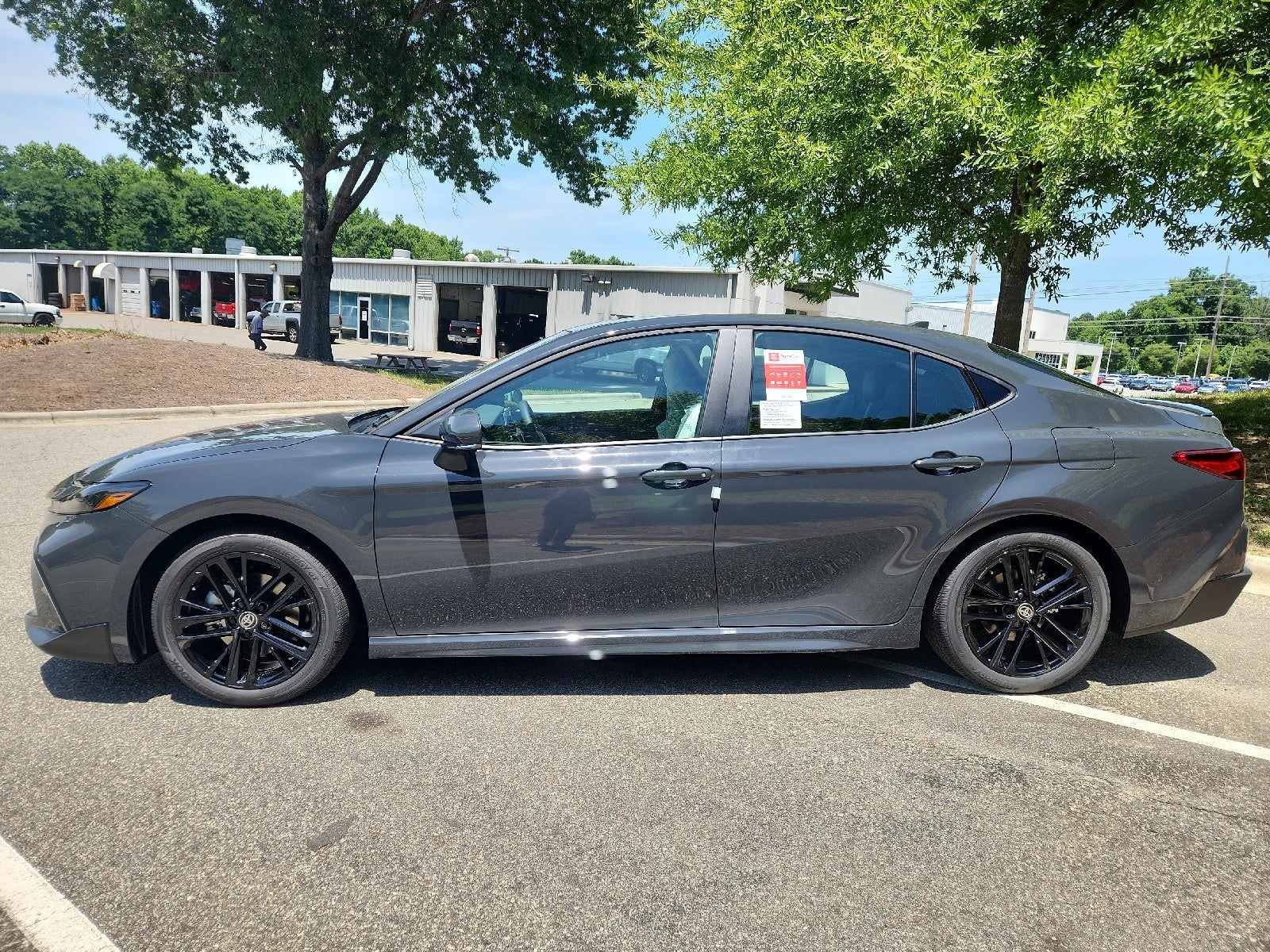 2026 Toyota Camry 4DR CVT HYB SE