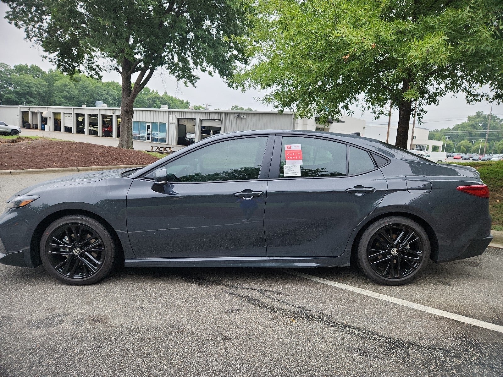 2026 Toyota Camry 4DR CVT HYB SE